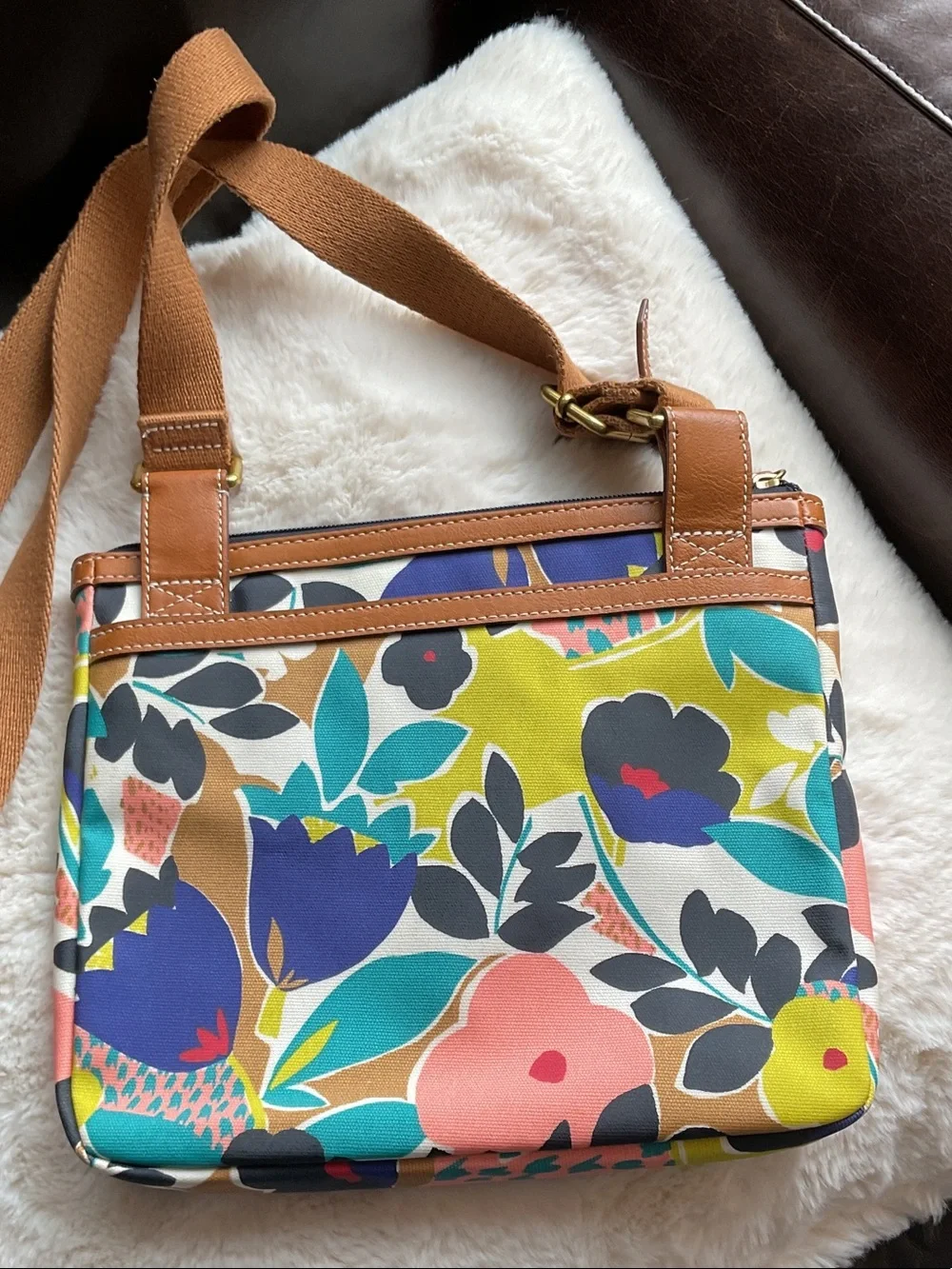 Fossil Eliza  Colorful Floral Canvas Crossbody - Picture 4 of 8